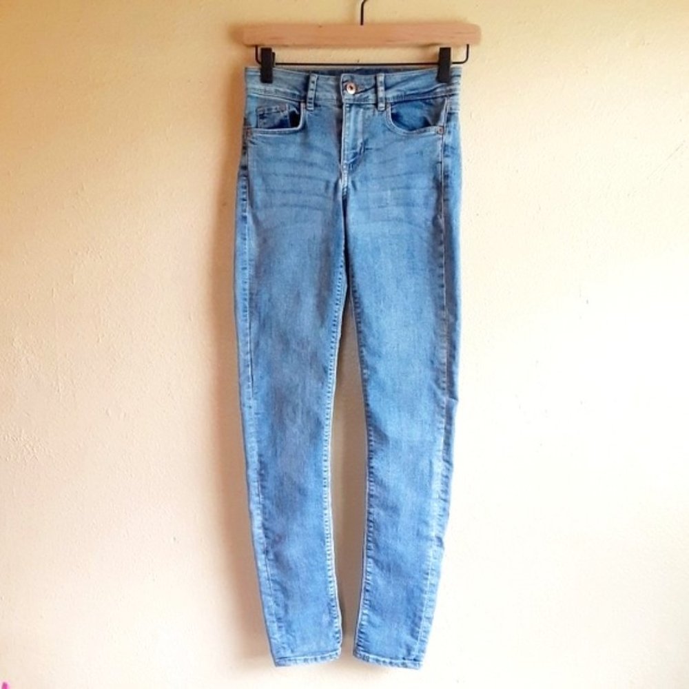 Divide H&M Skinny Jeans Light Wash Denim Size 4